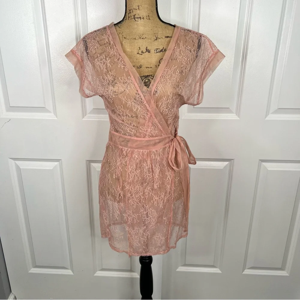 Sz OS Victoria’s s Secret Light Peachy Pink Sheer Lace Short Robe NWOT $70 MSRP